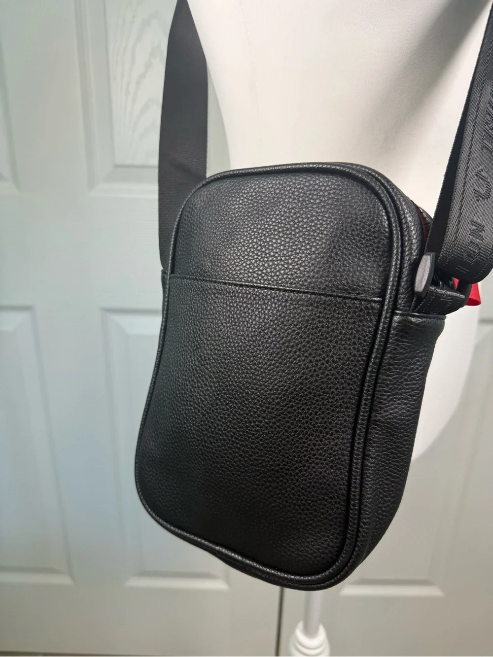 True Religion Nowak Crossbody Bag Black Faux Leather Red Zipper Logo Excellent
